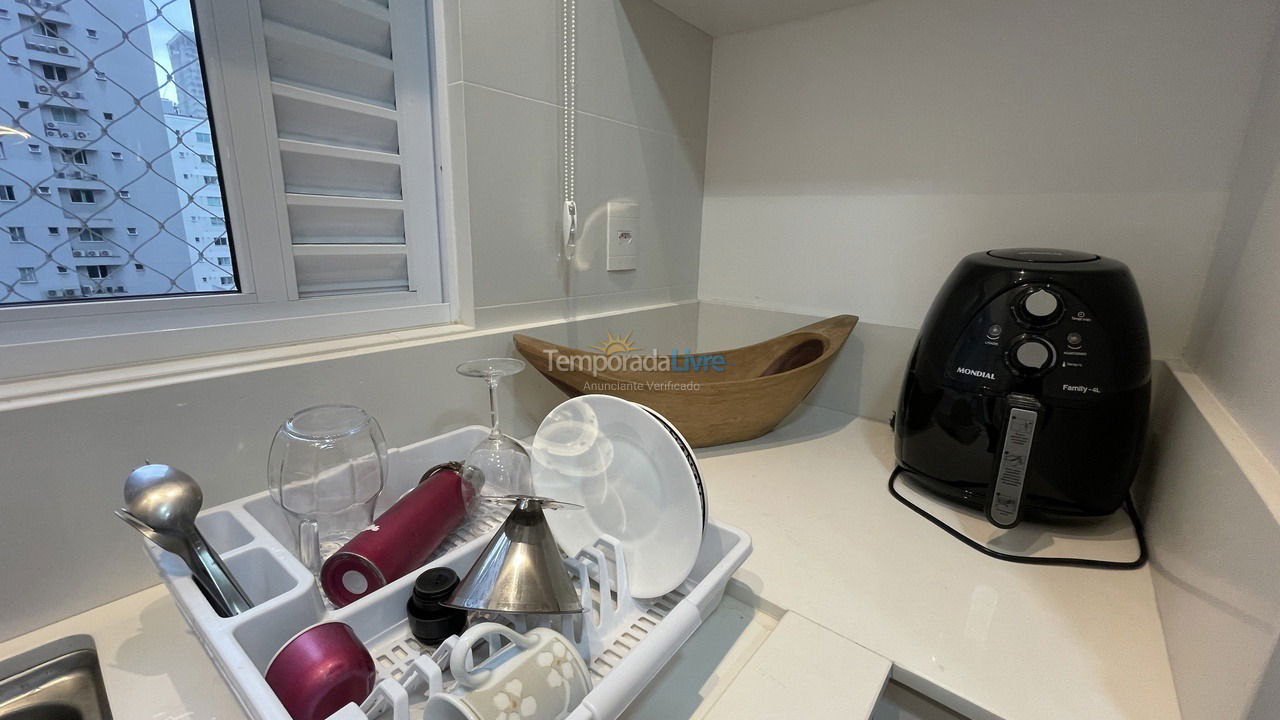 Apartamento para aluguel de temporada em Itapema (Meia Praia)