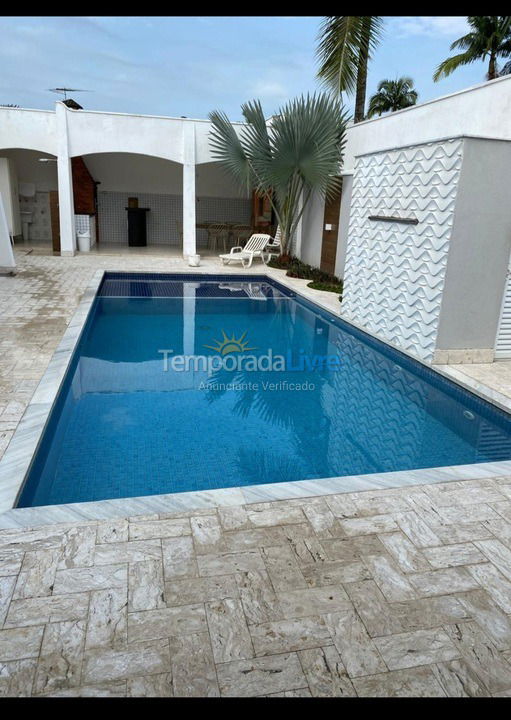 Casa para aluguel de temporada em Guarujá (Jardim Acapulco)