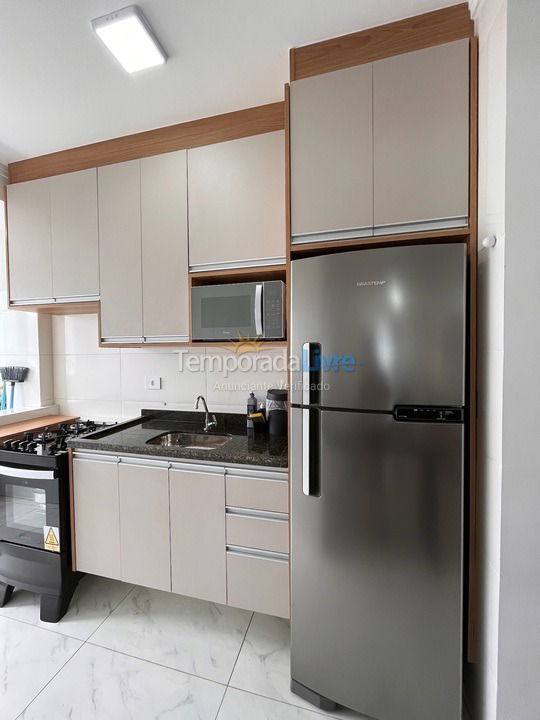 Apartamento para aluguel de temporada em Praia Grande (Praia do Caiçara)