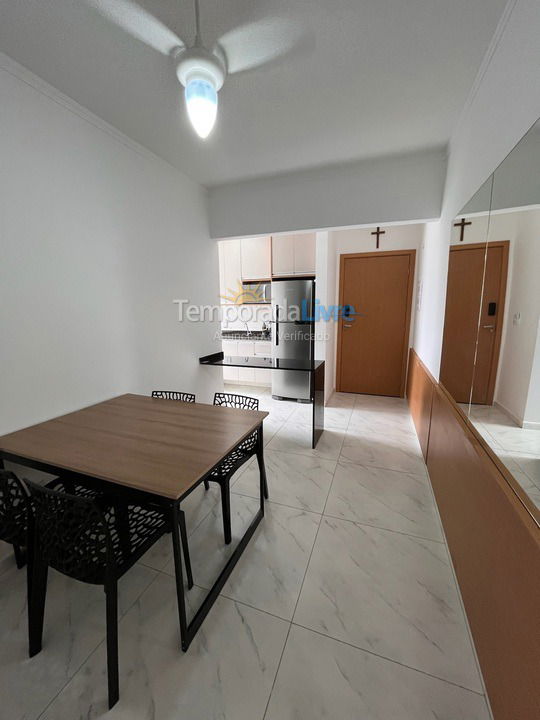 Apartamento para aluguel de temporada em Praia Grande (Praia do Caiçara)