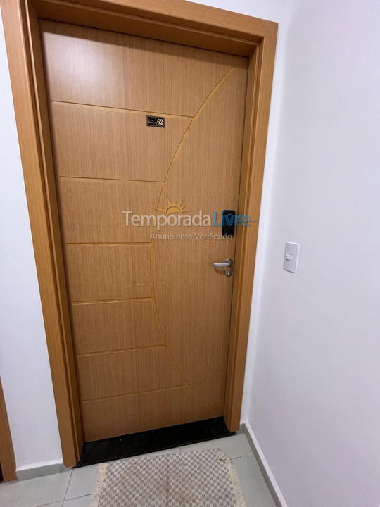 Apartamento para aluguel de temporada em Praia Grande (Praia do Caiçara)