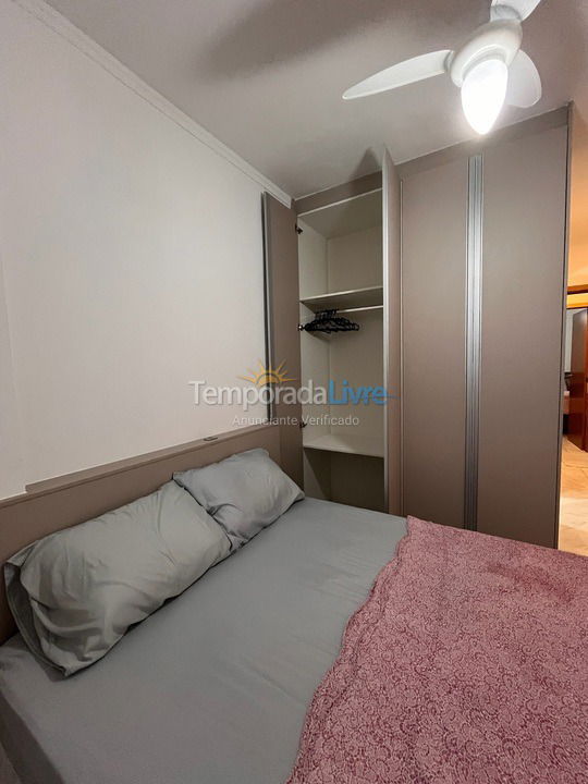 Apartamento para aluguel de temporada em Praia Grande (Praia do Caiçara)