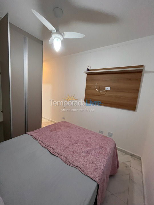 Apartamento para aluguel de temporada em Praia Grande (Praia do Caiçara)