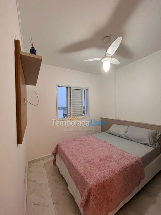 Apartamento para aluguel de temporada em Praia Grande (Praia do Caiçara)