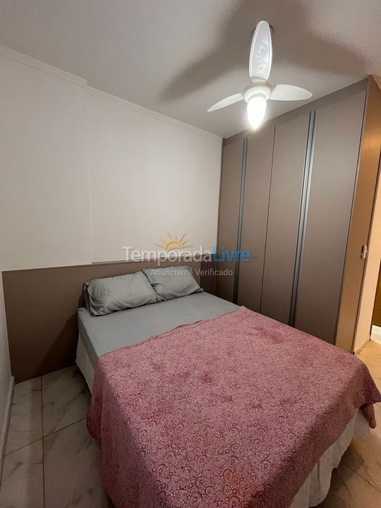 Apartamento para aluguel de temporada em Praia Grande (Praia do Caiçara)