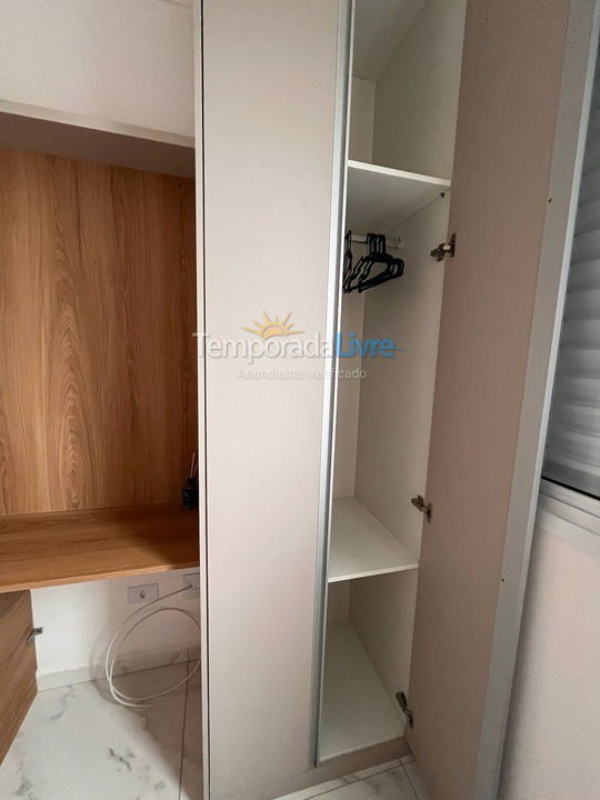 Apartamento para aluguel de temporada em Praia Grande (Praia do Caiçara)