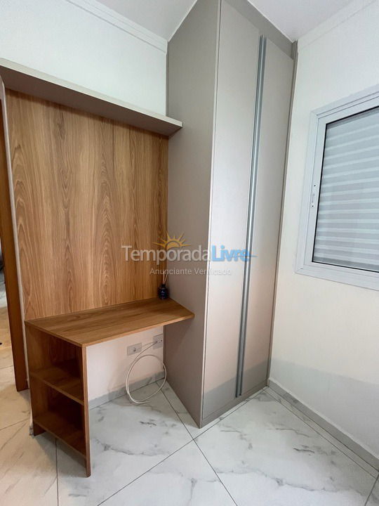 Apartamento para aluguel de temporada em Praia Grande (Praia do Caiçara)