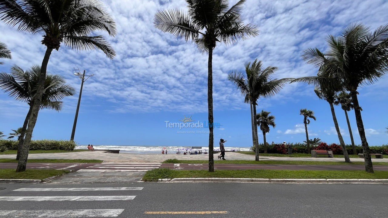 Apartamento para aluguel de temporada em Praia Grande (Praia do Caiçara)