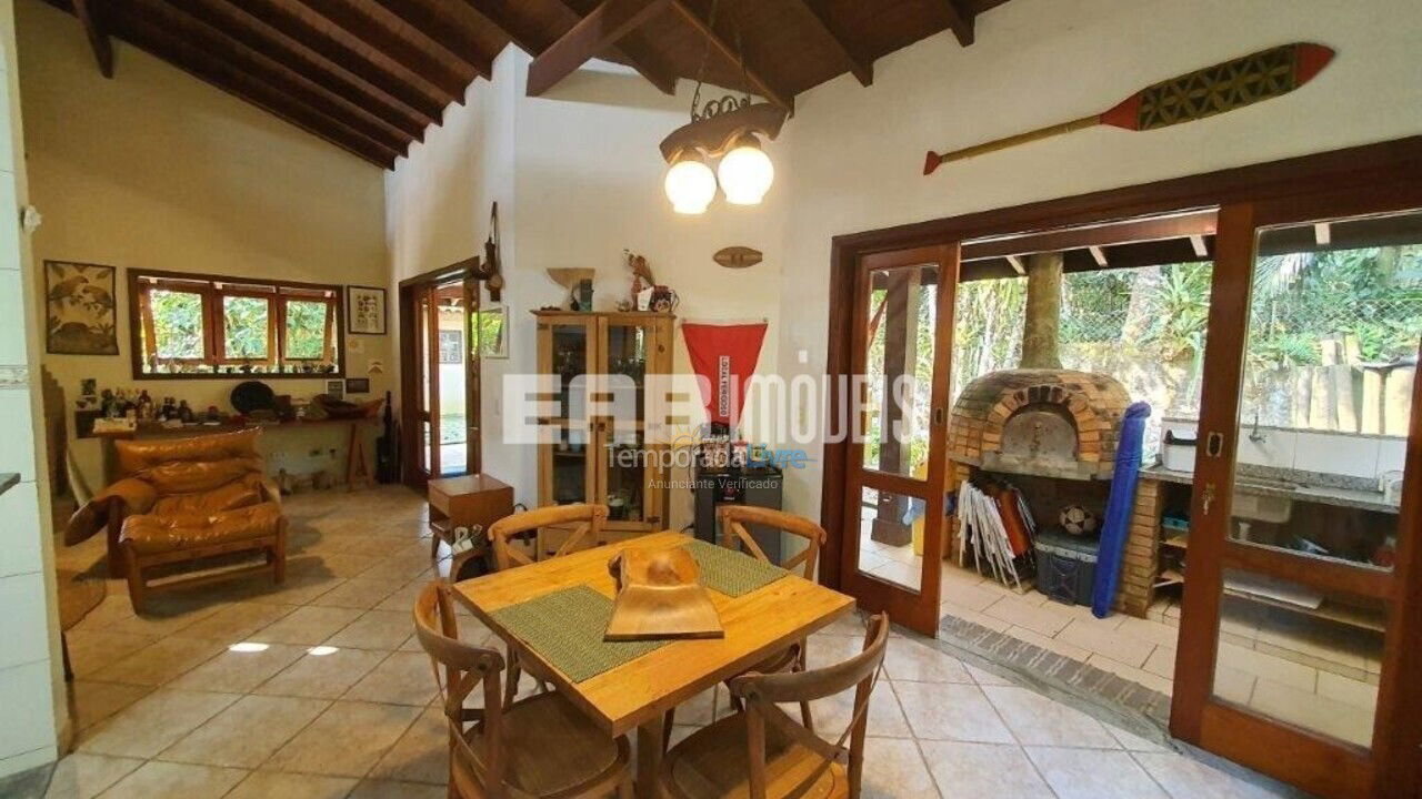 Casa para alquiler de vacaciones em Ubatuba (Praia de Itamambuca)