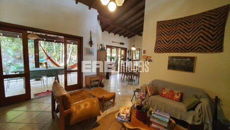 Hermosa casa con piscina y espacio gourmet en la playa de Itamambuca