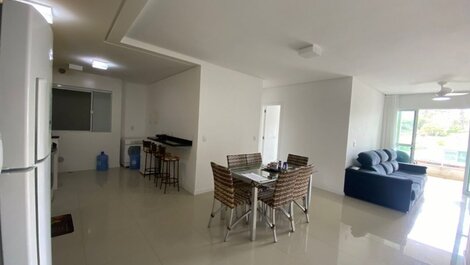 Locação Bombinhas Apartamento (LA0008)