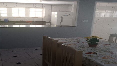 2 bedroom house on Lazaro beach with Wi-Fi