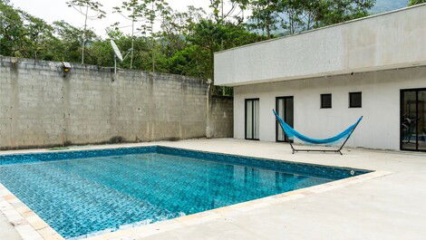 COMODA CASA 5 SUITES PLAYA DE ITAMAMBUCA CON AIRE Y PISCINA