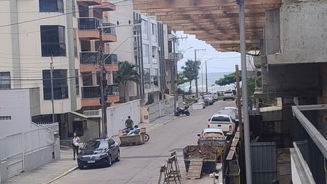 SOBRADO PARA ALUGUEL 8 PESSOAS TEMPORADA EM MEIA PRAIA ITAPEMA SC