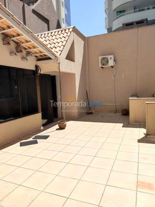 Apartamento para aluguel de temporada em Itapema (Meia Praia)