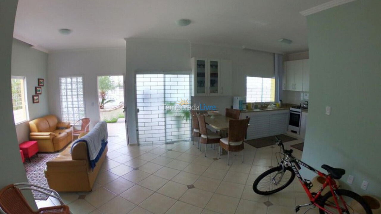 House for vacation rental in Governador Celso Ramos (Palmas)