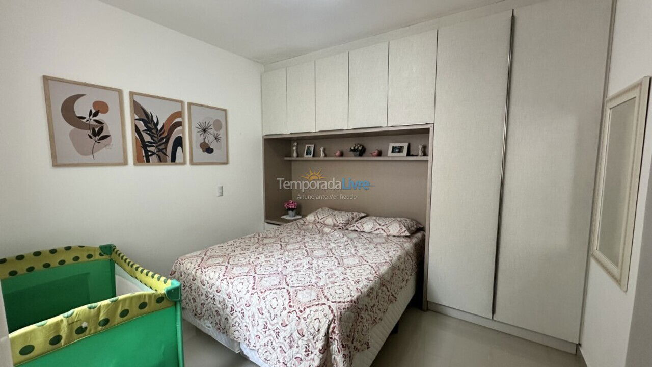 Apartamento para aluguel de temporada em Governador Celso Ramos (Praia de Palmas)