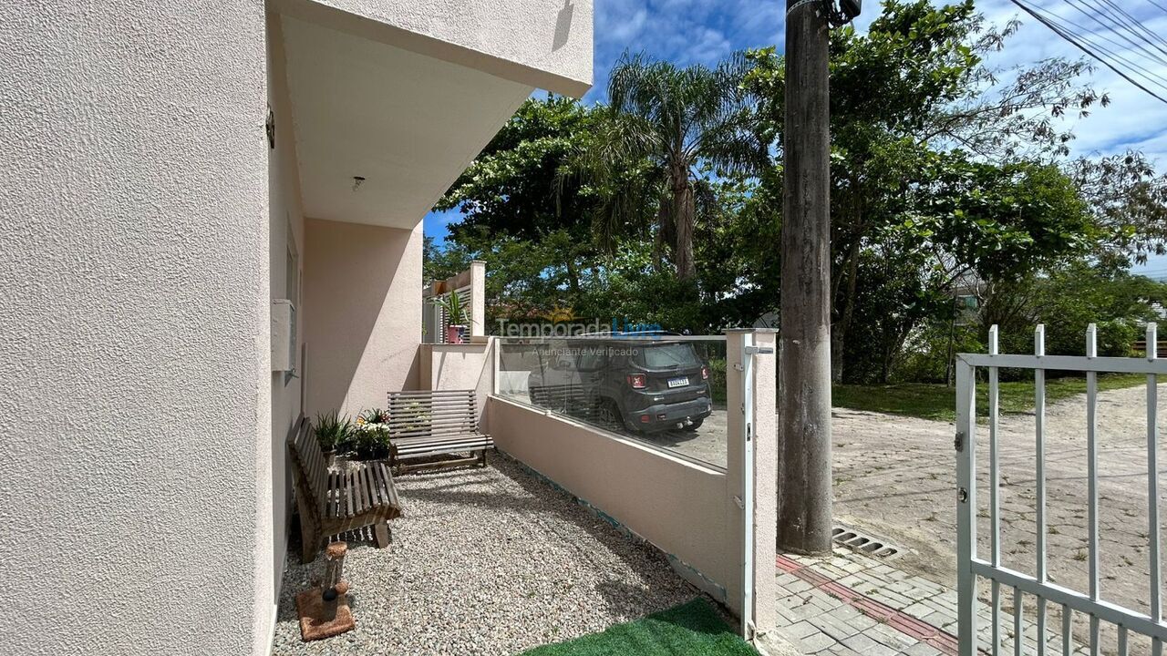 Casa para aluguel de temporada em Bombinhas (Praia de Zimbros)