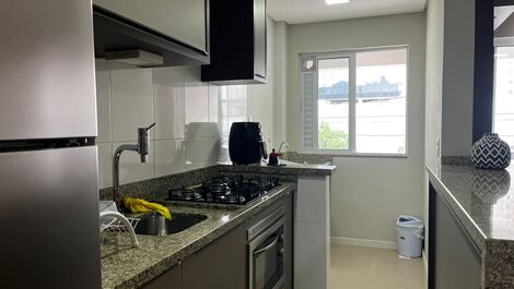 APARTMENT WITH 02 BEDROOMS BALNEARIO CAMBORIU!