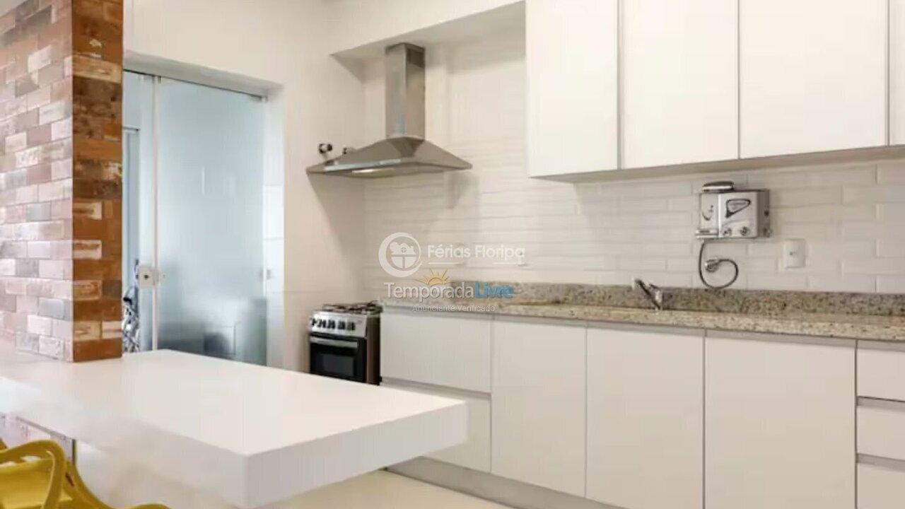 Apartamento para aluguel de temporada em Florianopolis (Campeche)