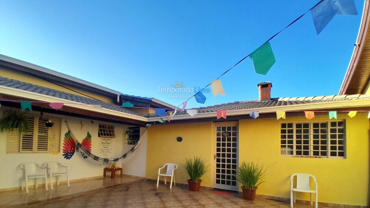 Casa para aluguel de temporada em águas de Lindóia (Jd Lazari)