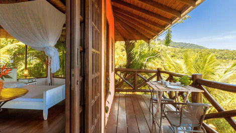 Tiê-Sangue Bungalow - private bathtub