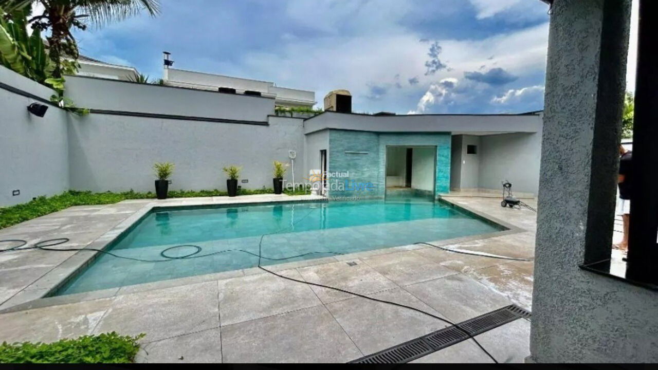 Casa para aluguel de temporada em Guarujá (Jardim Acapulco)