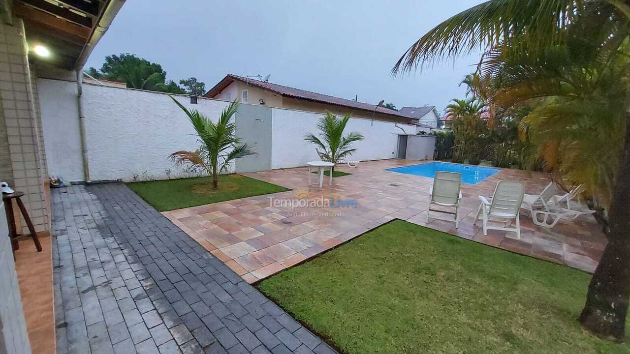 Casa para aluguel de temporada em Bertioga (Jardim Indaiá)