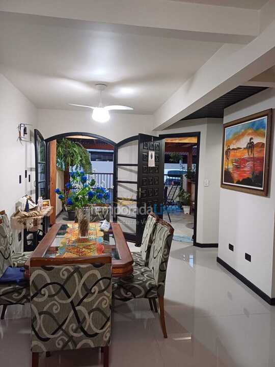 Casa para alquiler de vacaciones em Matinhos (Caiobá)