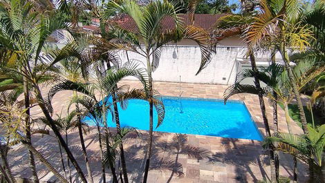 CASA COM PISCINA, BERTIOGA - JD INDAIÁ - 2 QUADRAS DA PRAIA