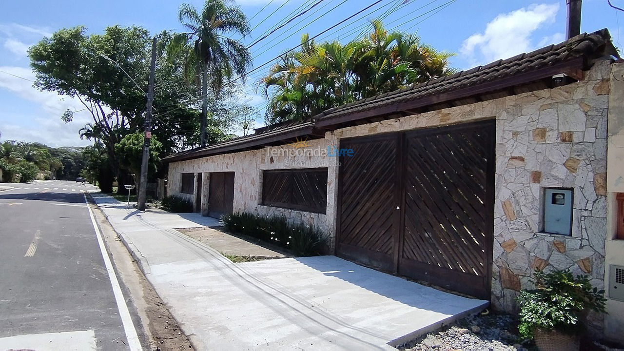 Casa para aluguel de temporada em Bertioga (Jardim Indaiá)