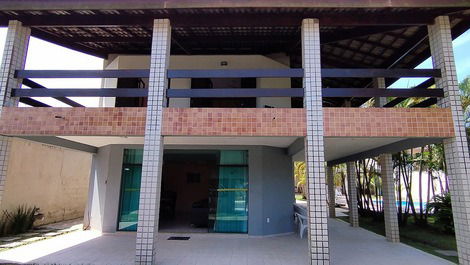 CASA COM PISCINA, BERTIOGA - JD INDAIÁ - 2 QUADRAS DA PRAIA