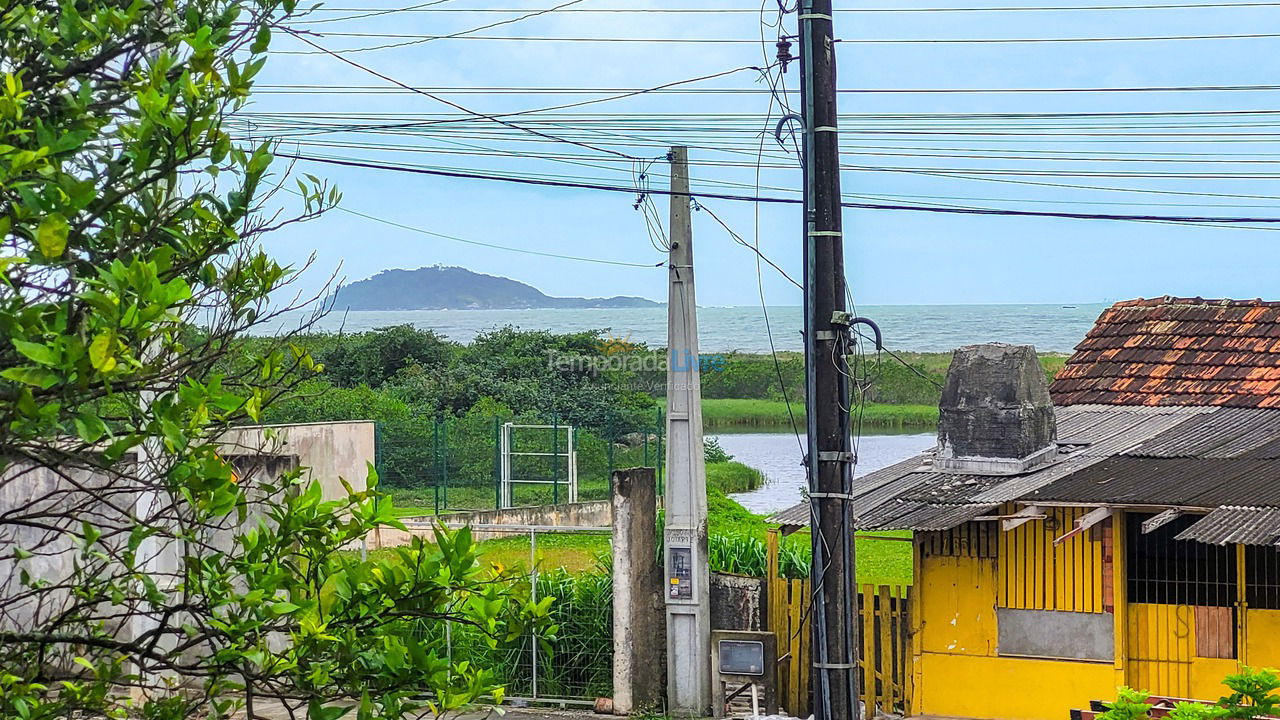 Casa para aluguel de temporada em São Francisco do Sul (Ubatuba)