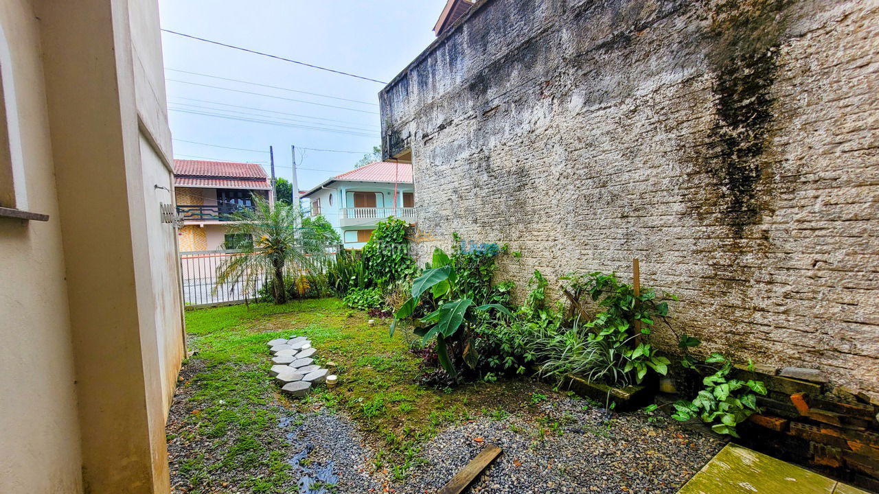 Casa para aluguel de temporada em São Francisco do Sul (Ubatuba)