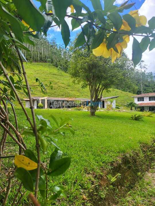 Granja para alquiler de vacaciones em Presidente Nereu (O Vale do Colibri)