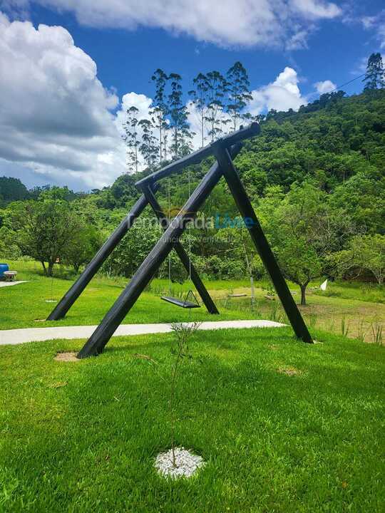 Granja para alquiler de vacaciones em Presidente Nereu (O Vale do Colibri)