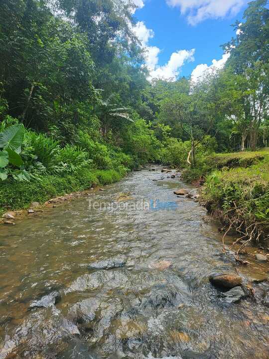 Granja para alquiler de vacaciones em Presidente Nereu (O Vale do Colibri)