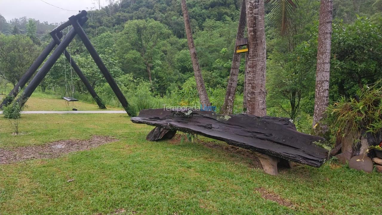 Granja para alquiler de vacaciones em Presidente Nereu (O Vale do Colibri)