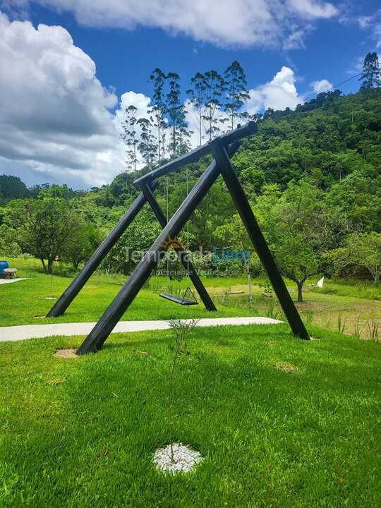 Granja para alquiler de vacaciones em Presidente Nereu (O Vale do Colibri)