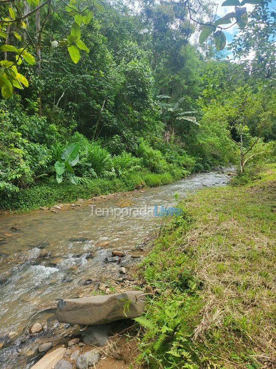 Granja para alquiler de vacaciones em Presidente Nereu (O Vale do Colibri)