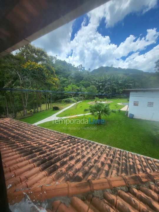 Granja para alquiler de vacaciones em Presidente Nereu (O Vale do Colibri)