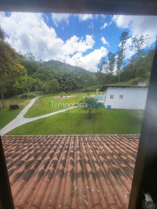 Granja para alquiler de vacaciones em Presidente Nereu (O Vale do Colibri)