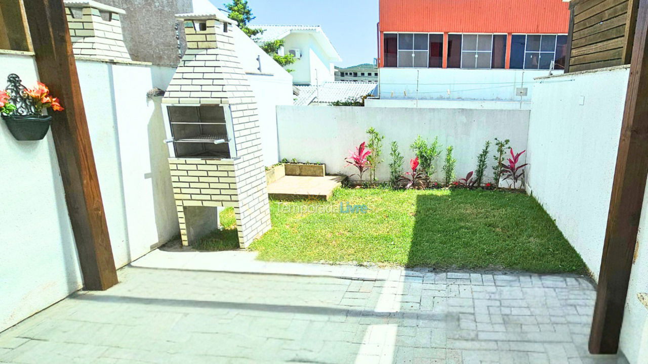 Casa para aluguel de temporada em Florianopolis (Praia dos Ingleses)