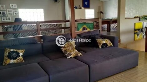 House with 6 Bedrooms and Swimming Pool - Ribeirão da Ilha