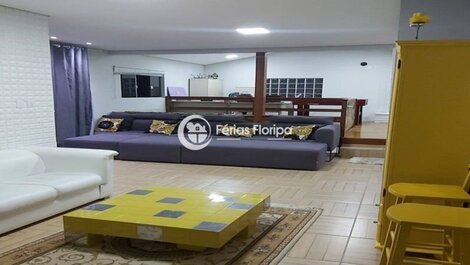 House with 6 Bedrooms and Swimming Pool - Ribeirão da Ilha