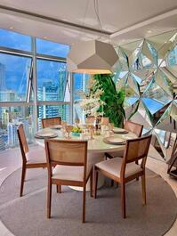APARTAMENTO 3 SUITES PARA TEMPORADA EM BALNEÁRIO CAMBORIÚ