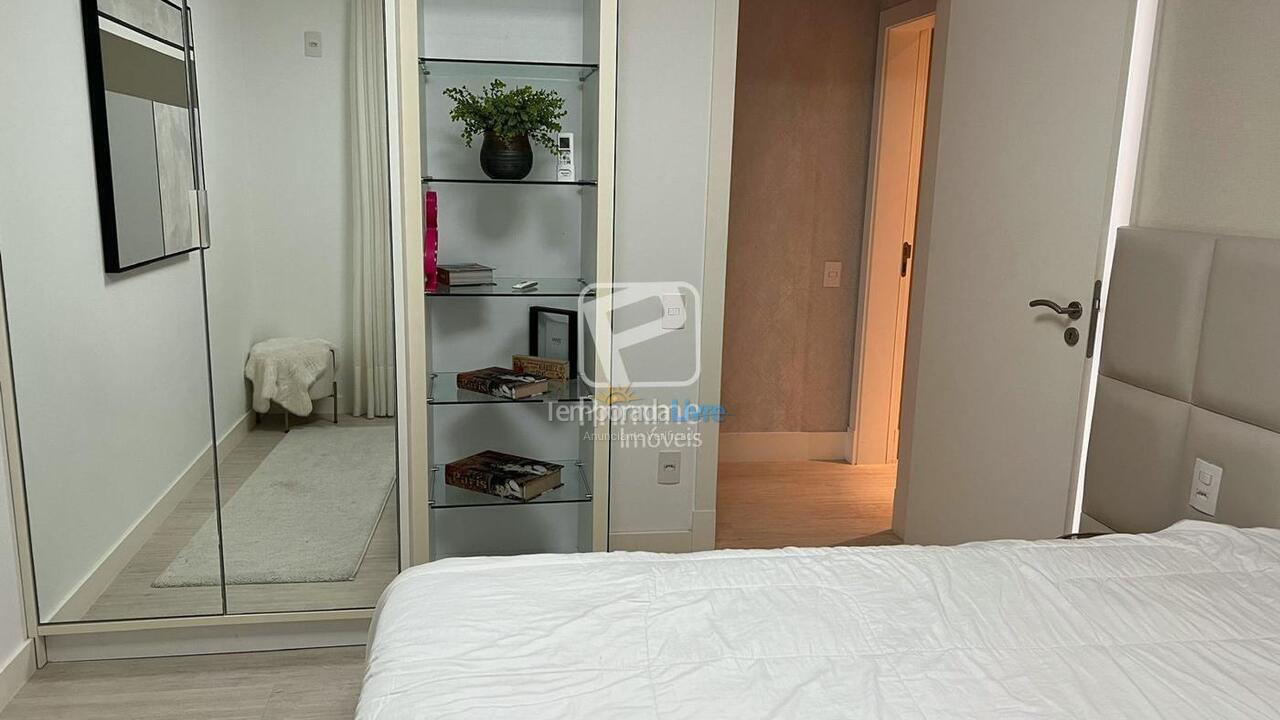 Apartamento para aluguel de temporada em Balneário Camboriú (Centro)