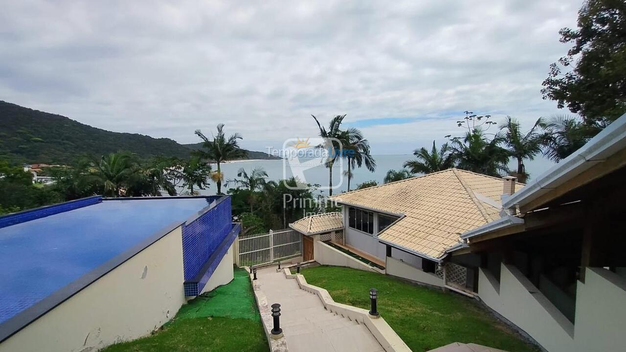 Casa para alquiler de vacaciones em Balneário Camboriú (Praia das Taquaras)