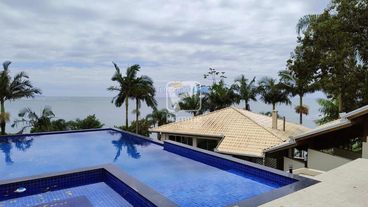 Casa para alquiler de vacaciones em Balneário Camboriú (Praia das Taquaras)