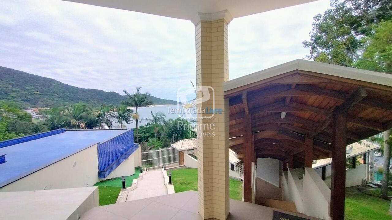 Casa para alquiler de vacaciones em Balneário Camboriú (Praia das Taquaras)